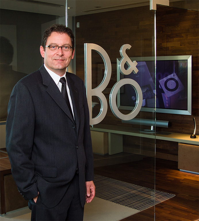 B&O bang olufson showroom CEO portrait